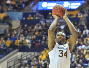 Oscar Tshiebwe named to Naismith watch list